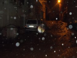 Elazığ Maden'de 30 Dakikalık Yağmur Hayatı Felç Etti