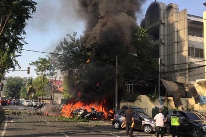 Bomb attack in Indonesia kills 7 people