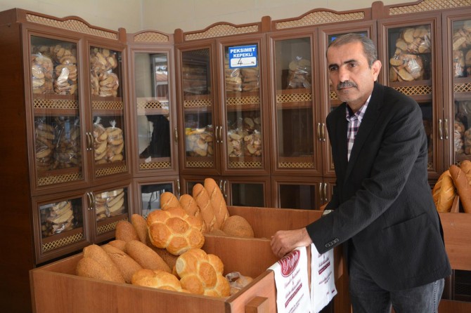 Ramazan'da ihtiyaç sahipleri için ücretsiz ekmek