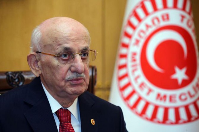 "Dünyanın gözü önünde insanlık ve manevi değerler katledilmektedir"