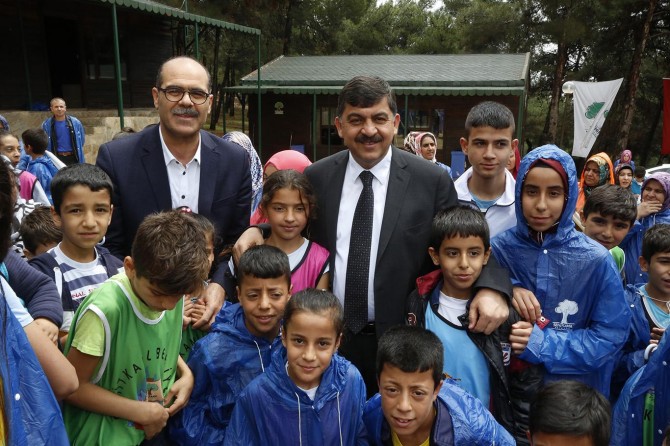 “Çocuklar ekranla değil akranlarıyla büyüsün”