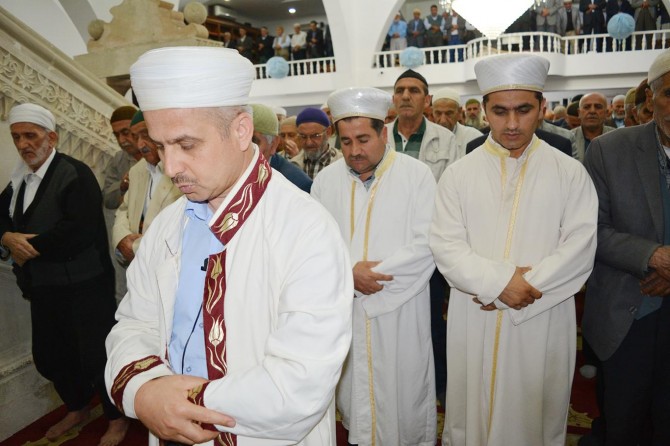 ​Filistinli şehitler için gıyabi cenaze namazı kılındı