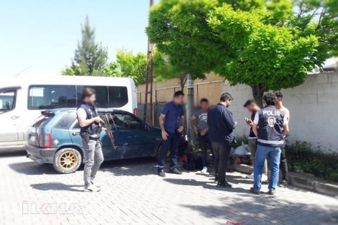 Araması bulunan 29 kişi yakalandı