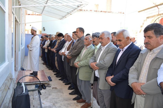 Şehitler için gıyabi cenaze namazı kılındı