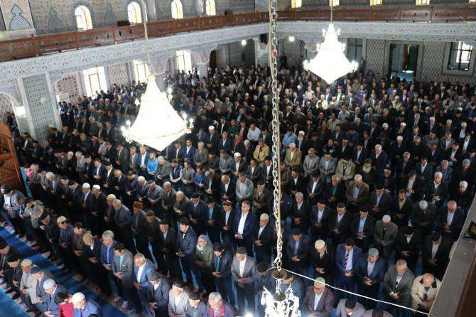 Bingöl’de ilk teravih namazı kılındı