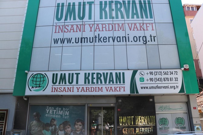 "Muhtaçlarla hayırseverler arasındaki köprüyüz"