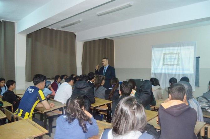 “Başarıda Arkadaş Seçimi” konferansı