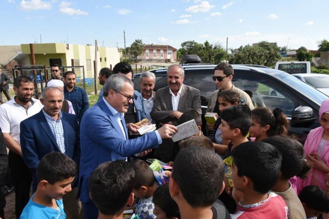 Batman Valisi köylerde incelemelerde bulundu