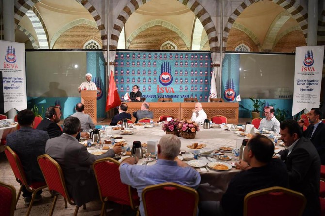 "Bilgi ve hikmet olmazsa maddi ve manevi olarak gerilerde kalırız"