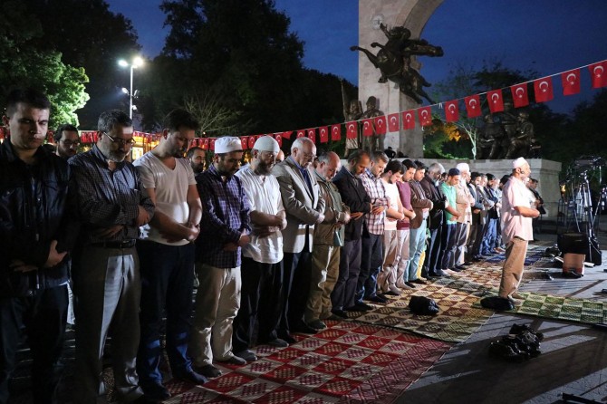 ​İstanbul'da 10 gün sürecek Kudüs Nöbeti başladı