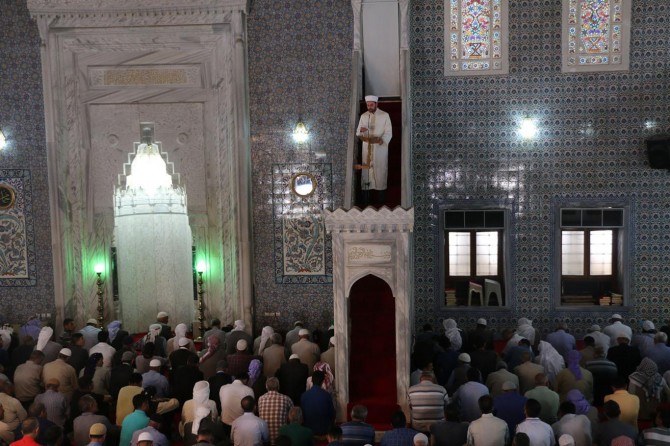 Kudüs İslam ümmetinin vahdet binasında kilit taşıdır