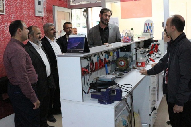 "Halkımızın yanında ve onların sesi olmaya devam edeceğiz"