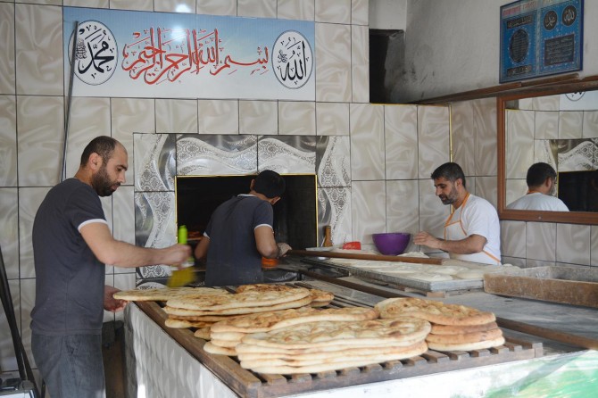 ​300 derece fırın sıcaklığının önünde oruç tutuyorlar