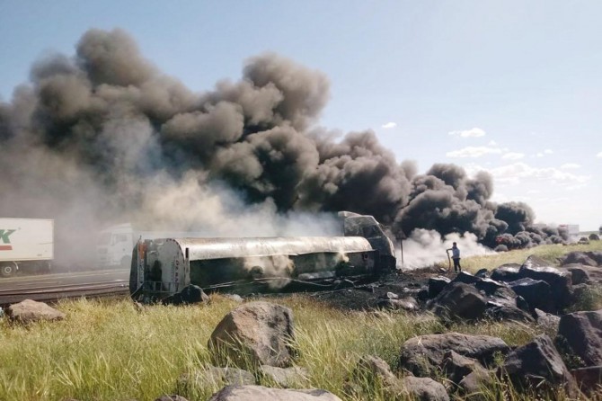 Tankera neftbarkirî şewitî