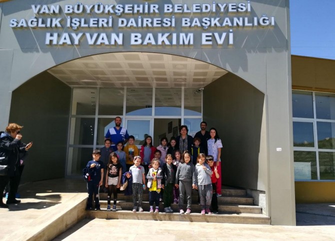 Minikler sevimli dostlarını ziyaret etti