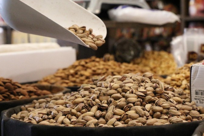 "Antep fıstığı karaborsacıların eline düştüğü için pahalı"