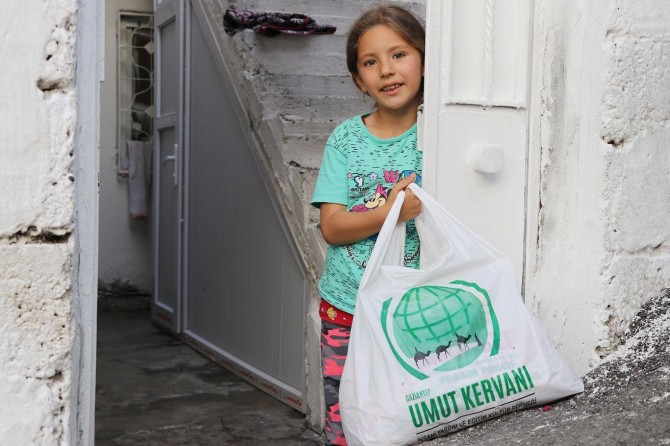 “Em di Remezanê de ji êtîman re bibin hêvî”