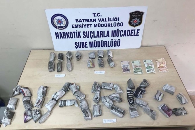 Park ve bahçelerde esrar ele geçirildi