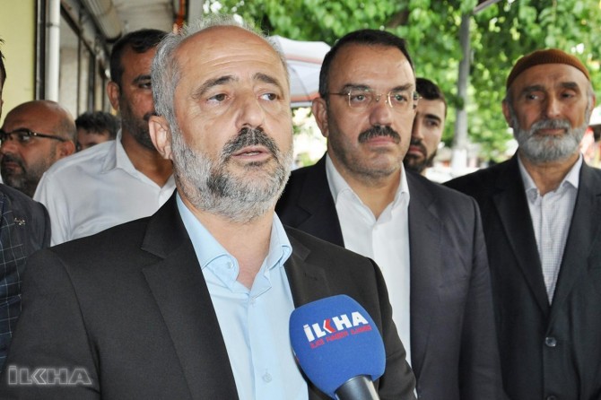 Aydinê ku namzedê parlementerîyê yê xweser e li Êlihê dikandaran ziyaret kir