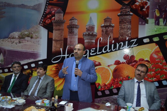 “Herkesin elini taşın altına koyması lazım”