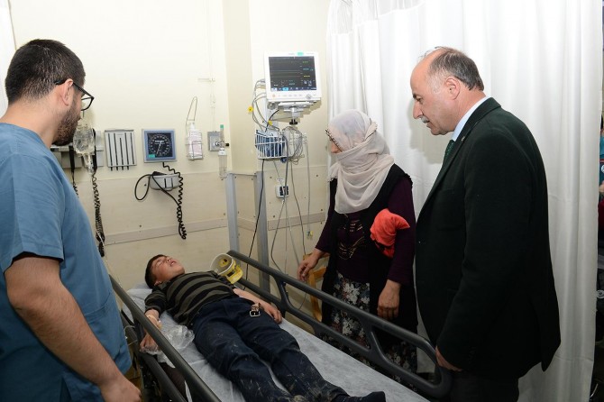 Erzurum'da öğrenci servisi devrildi: 14 yaralı