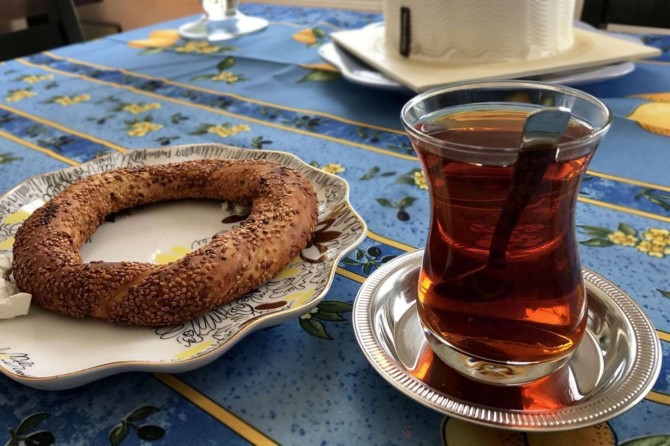 Dört kişilik bir ailenin açlık sınırı bin 686 TL