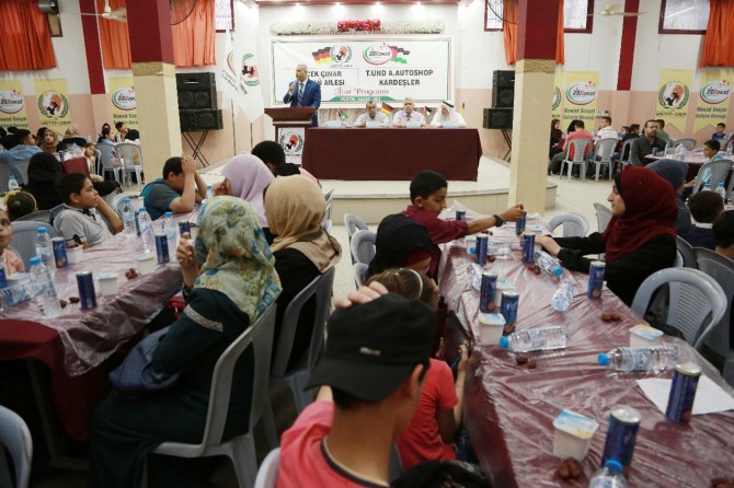 Avrupa Yetim-Der Gazze’de “Rahmet Sofrası” kurdu