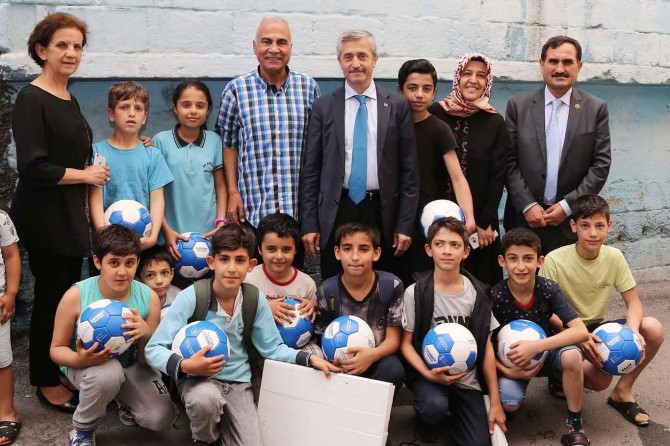 Ramazan ayı Kur'an ve yardımlaşma ayıdır