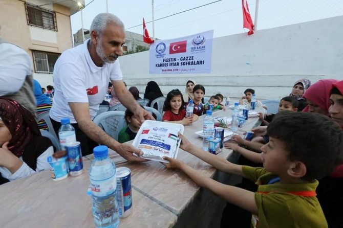 Gaziantepliler ile Gazzeliler birlikte iftar yaptı