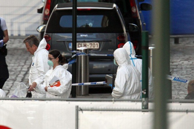 Li Belçîkayê çalakîya bi kêr: 2 polês mirin