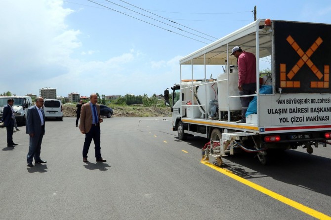 Van Büyükşehir Belediyesinde yol çalışması