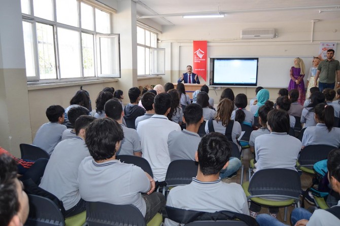 Okullarda bilinçlendirme semineri verildi