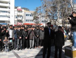 Suriye'deki Katliamlar Elazığ'da Tel'in Edildi
