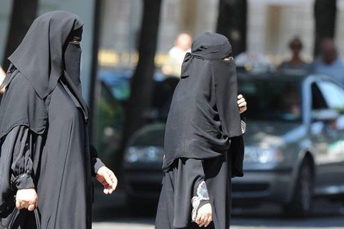 Danimarka'da tepki çeken burka ve peçe kararı