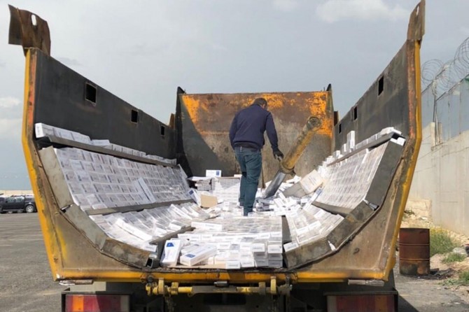 Kamyon kasasına zulalanmış kaçak sigara ele geçirildi