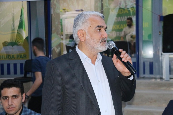 "Ümmet birlik olup özüne dönmelidir"