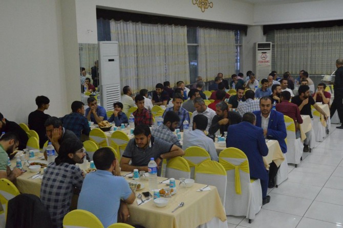 Diyarbakır'da Köklü Değişim Dergisinden iftar programı
