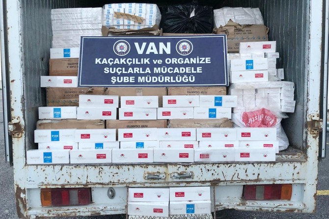 Van’da kaçak sigara operasyonu