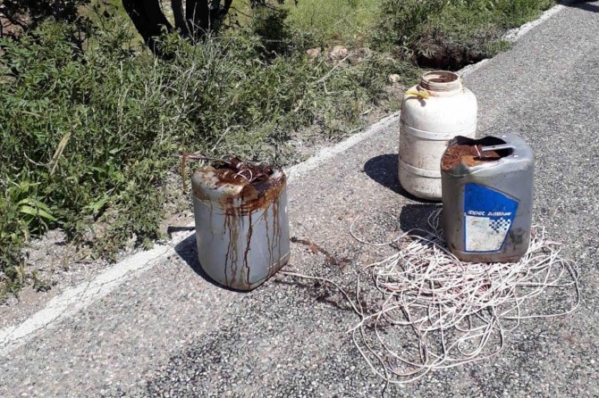 Tunceli-Pülümür Karayolu'nda menfeze yerleştirilmiş EYP düzeneği ele geçirildi