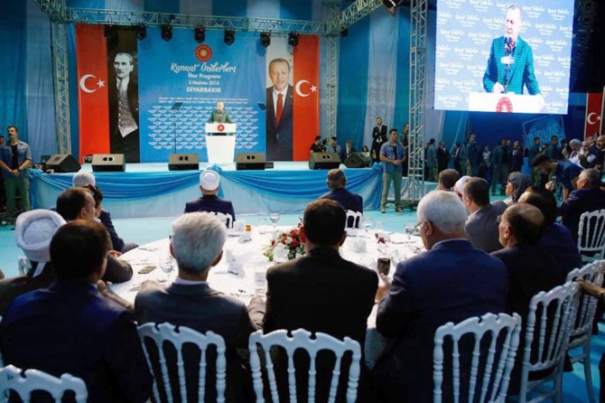 Cumhurbaşkanı Erdoğan iftar programına katıldı