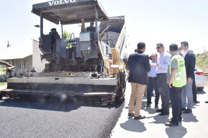 İpekyolu’nda asfalt çalışması devam ediyor