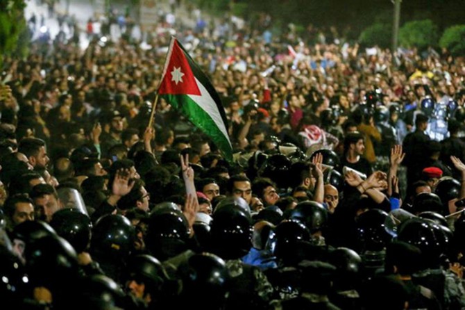 Ürdün Başbakanı protestolar sonrası istifa etti