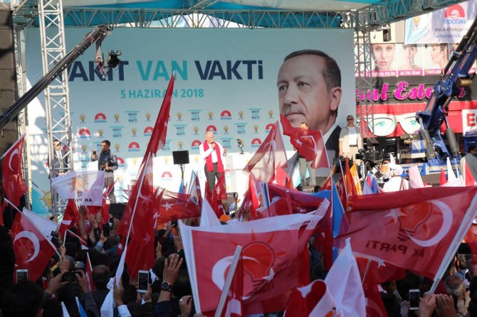 "Oyu Kürd kardeşimden alacaksın onların kanına gireceksin"