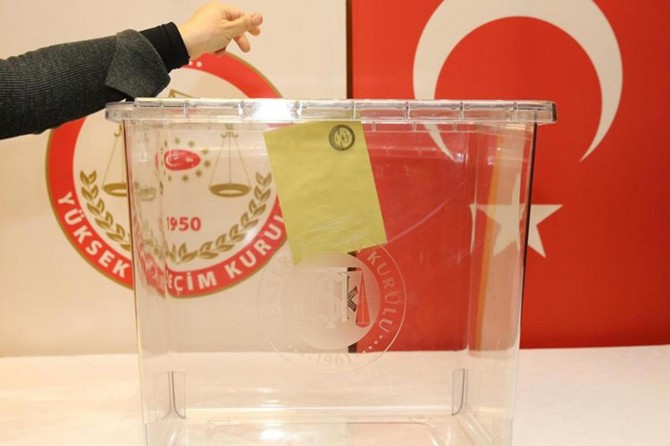 Yurtdışında oy kullanımı yarın başlıyor