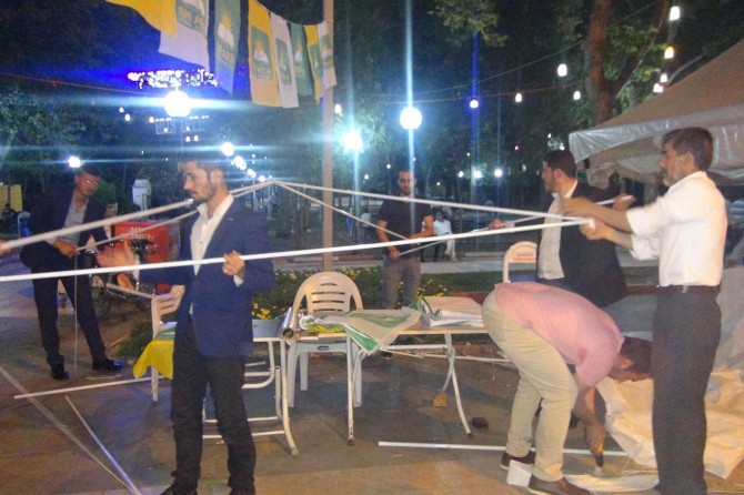 HÜDA PAR’ın seçim standının kaldırtılmasına tepki