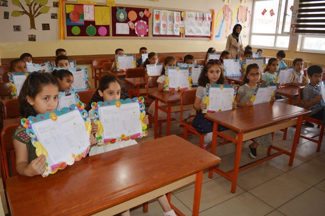 Batman’da 172 bin öğrenci karne sevinci yaşadı