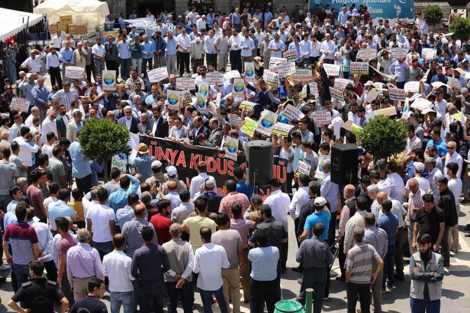 Kudüs birleşmemizi beklemektedir