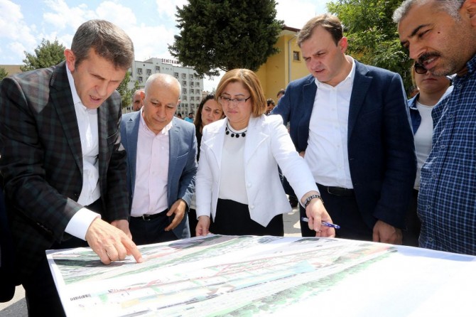 65 yıllık köprü Gaziray yapımı kapsamında yıkıldı