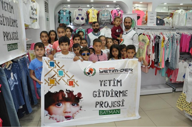 Avrupa Yetim-Der ile Umut Kervanı yetimlerin yüzünü güldürdü