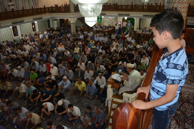 Kur’an bizi güzel ahlaka çağırıyor